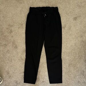 Women’s lululemon ankle pants size 4